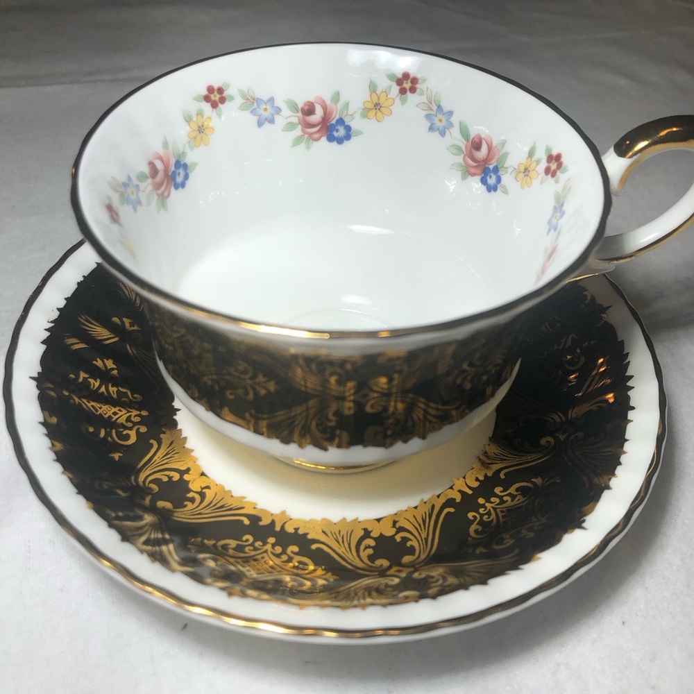 COPY - Paragon F Pembroke fine bone china tea set